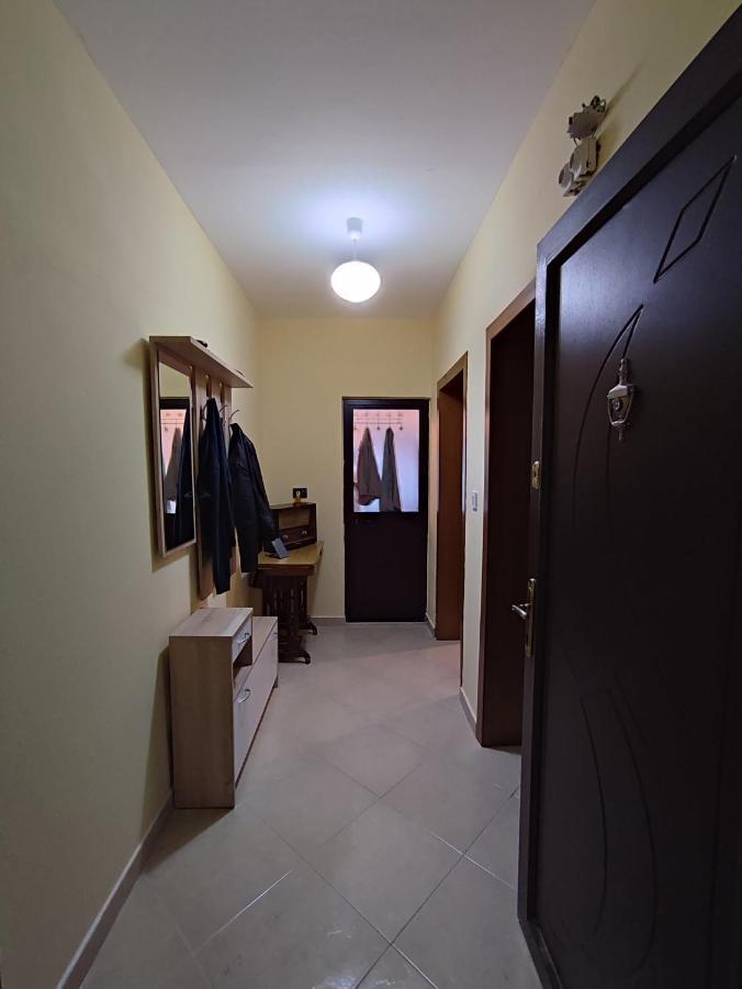 Flat White Apartamento Krujë Exterior foto